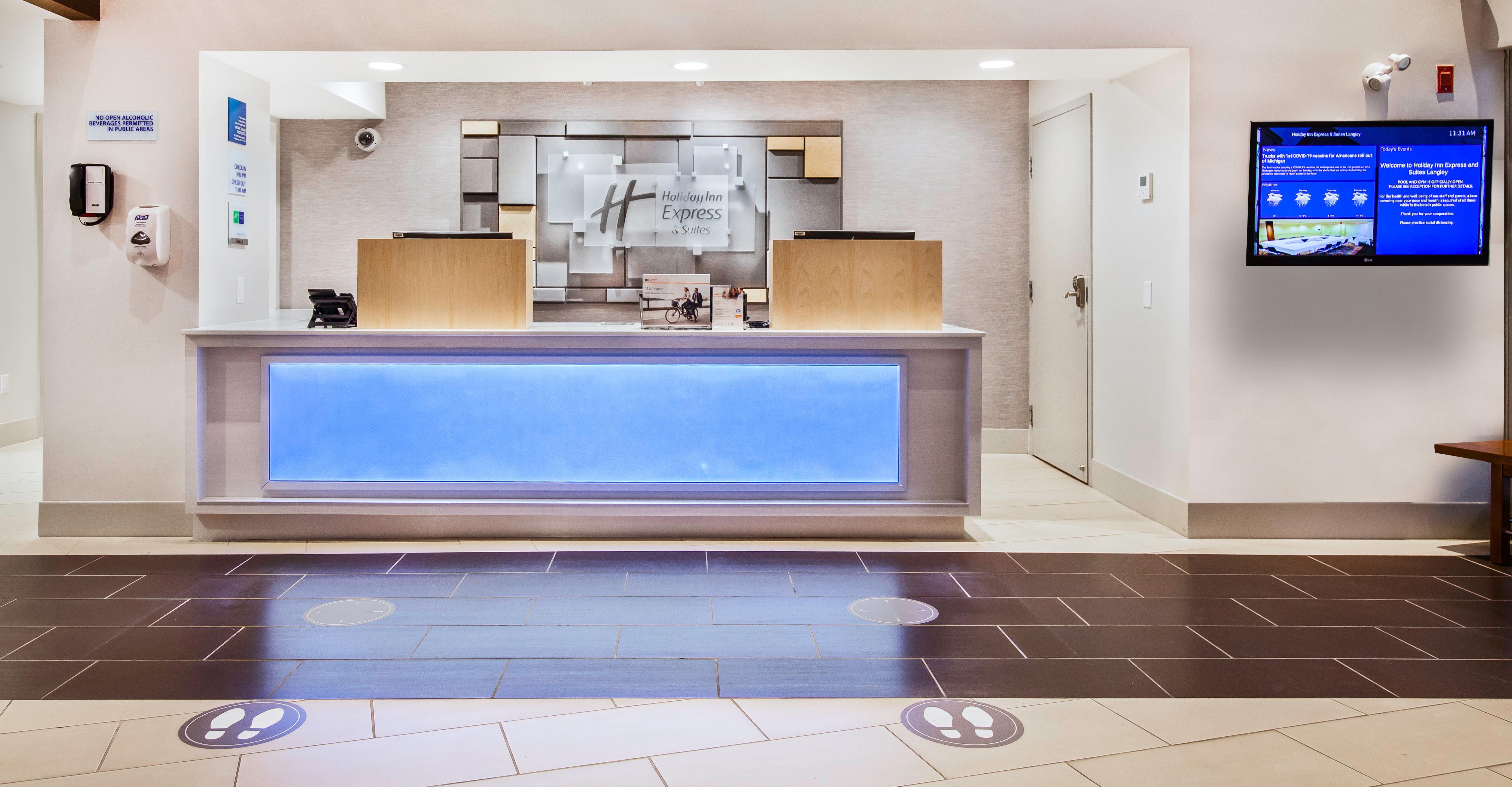 Holiday Inn Express & Suites Langley By Ihg Екстериор снимка