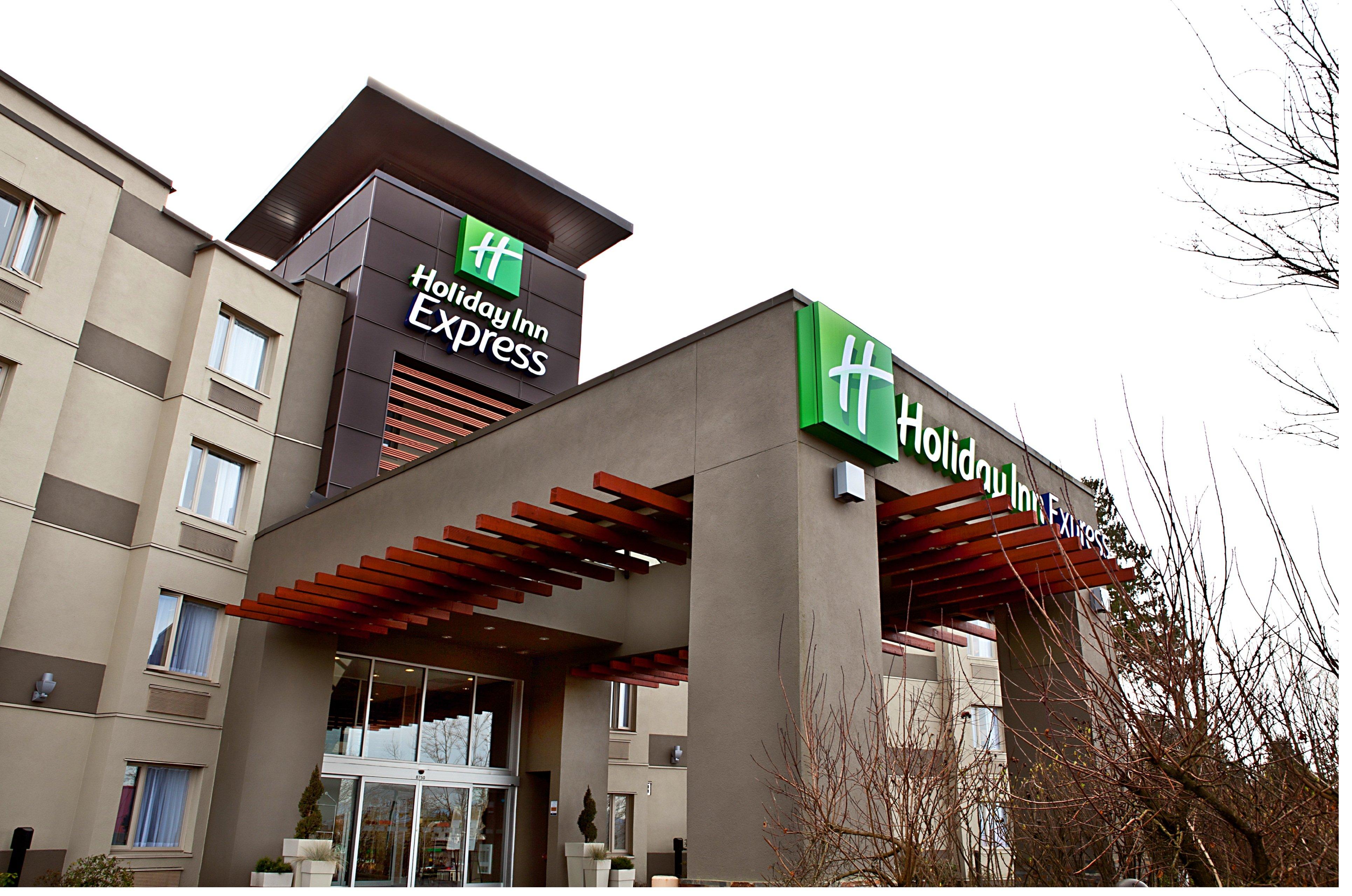 Holiday Inn Express & Suites Langley By Ihg Екстериор снимка