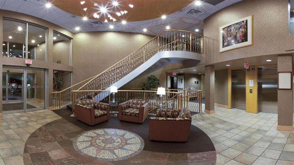Holiday Inn Express & Suites Langley By Ihg Екстериор снимка